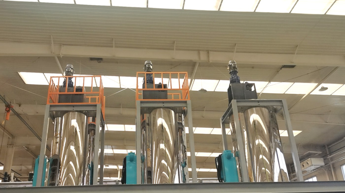 Control of installation height and material level of central feeding system